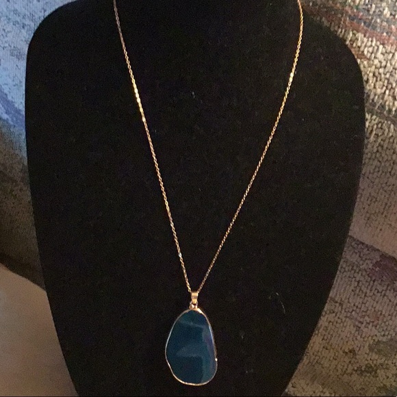 3” TEAL AGATE PENDANT on GOLD TONE NECKLACE - Picture 3 of 7